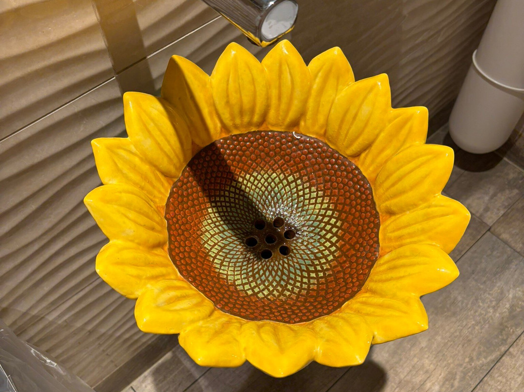 The Flower Bowl Entertainment Centre-Barton必去景点