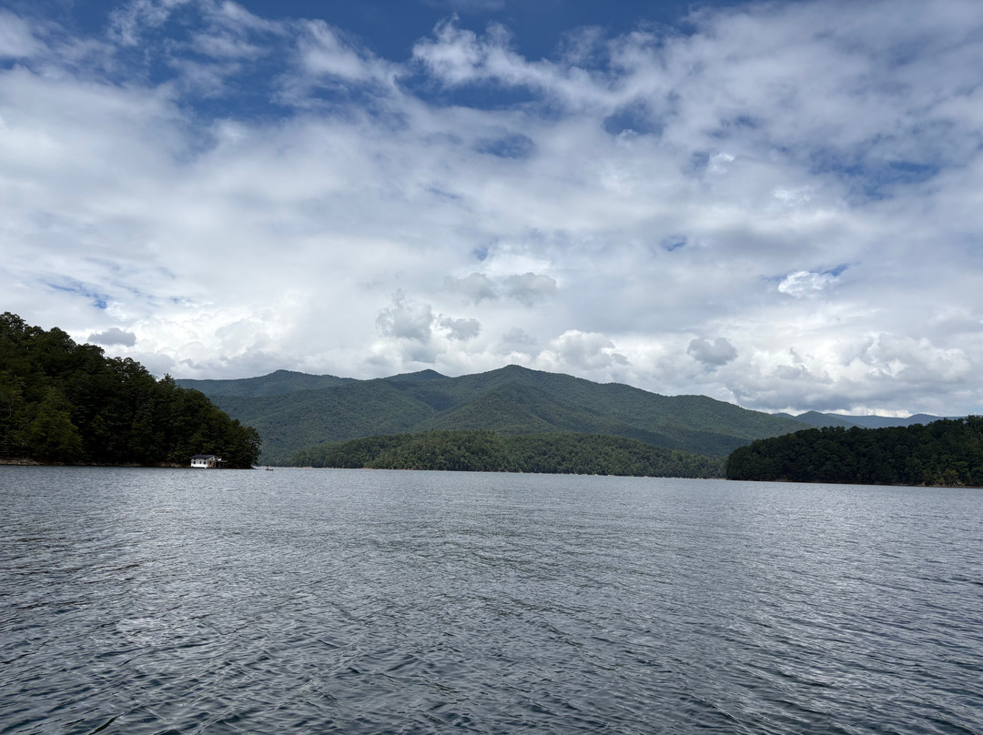 Fontana Marina-Fontana Dam必去景点