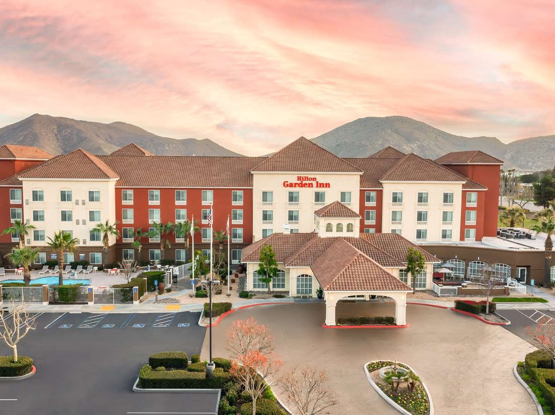 方塔纳酒店住宿-丰塔纳希尔顿花园旅馆