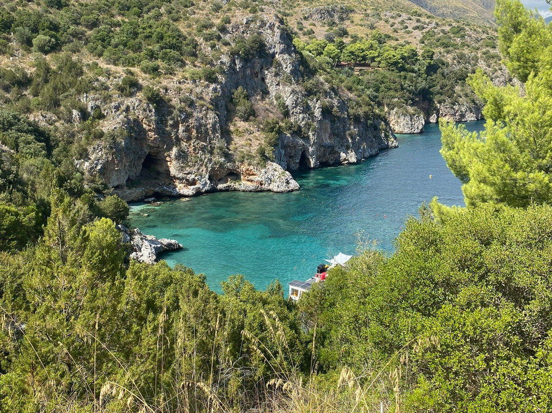 Baia Degli Infreschi-奇伦托和迪亚诺河谷国家公园必去景点