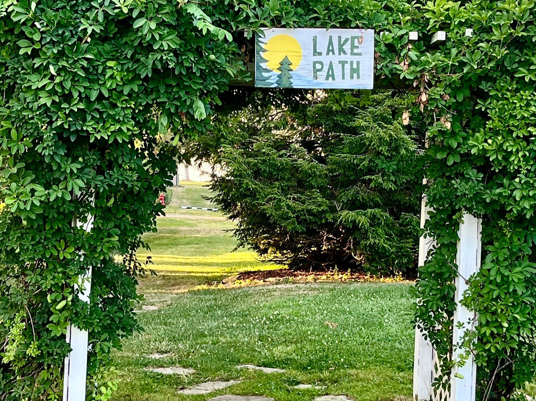 Pines Motel On Lake Erie主图