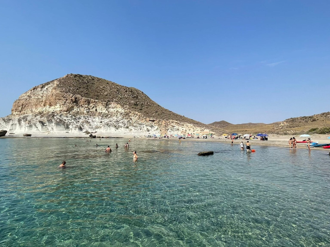 Cala de Enmedio-Agua Amarga必去景点