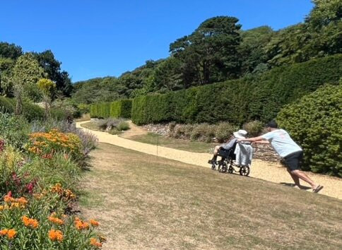 Mottistone Gardens-Brighstone必去景点