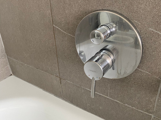 阿兰蓝光酒店主图