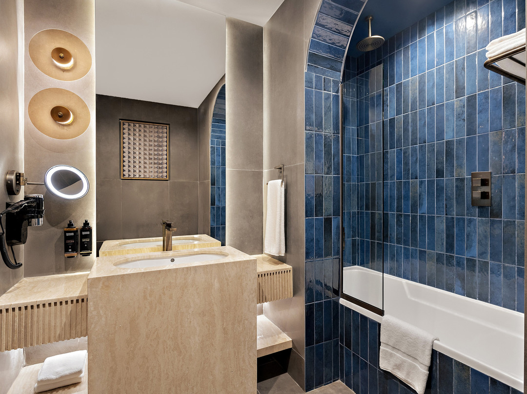 阿布扎比市中心美居酒店