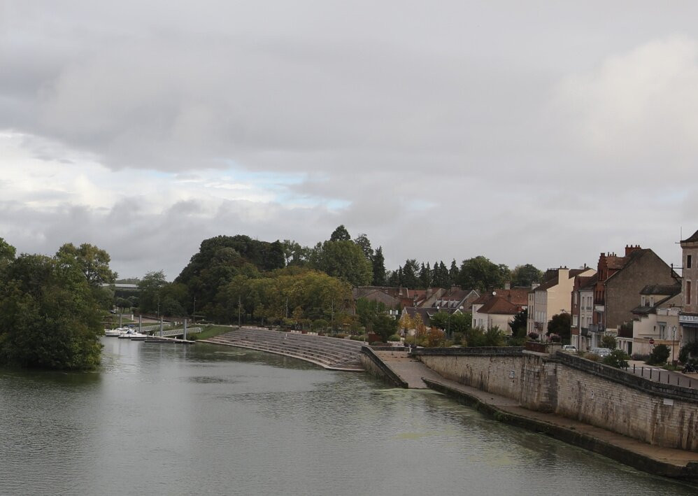 Quai À Gradins De Seurre-Seurre必去景点