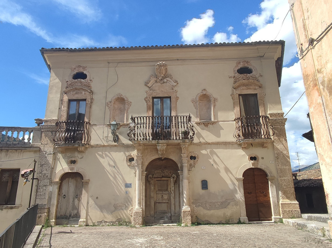 Palazzo La Castaldina-Pettorano sul Gizio必去景点