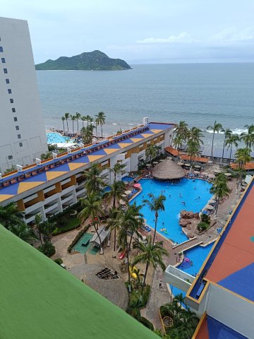 埃尔熙厄尔莫罗海滩酒店-泳池