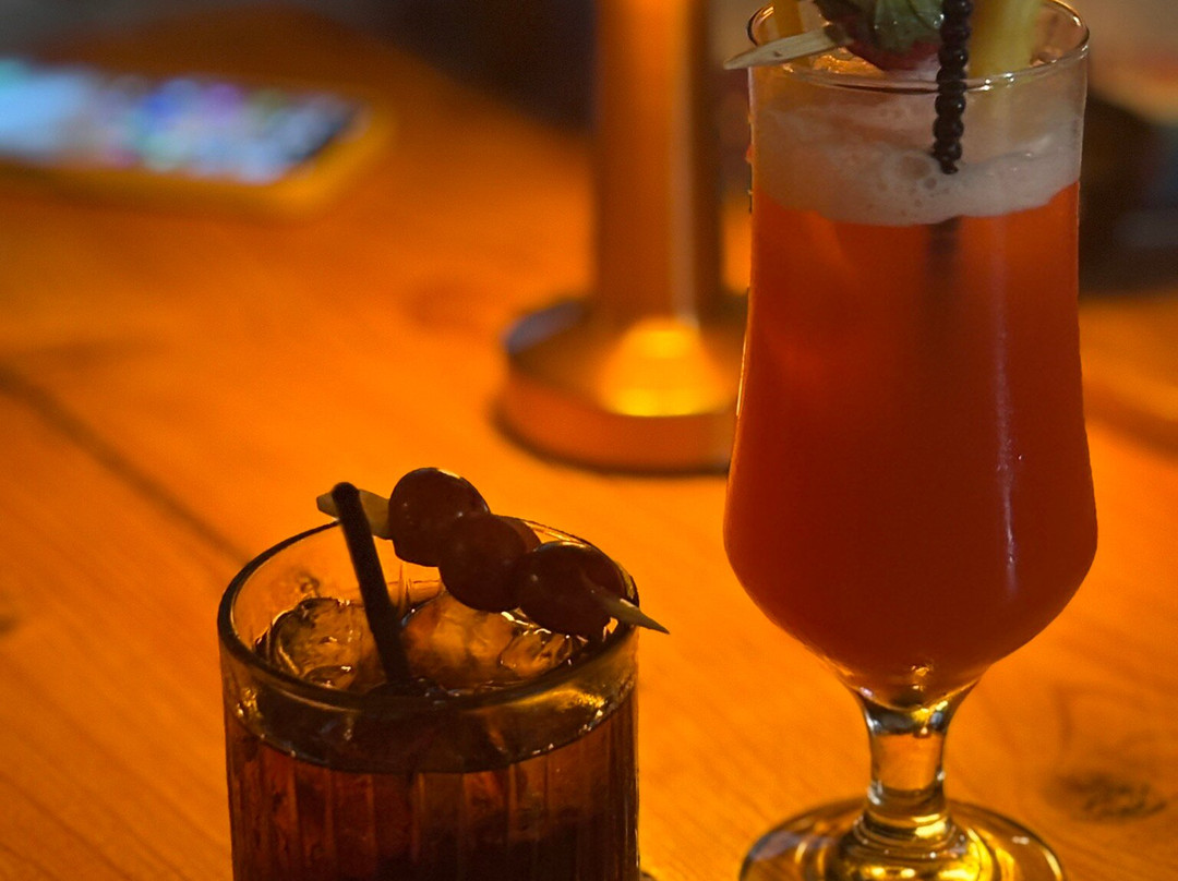 Red Tail Cocktail Bar-卡拉马其必去景点