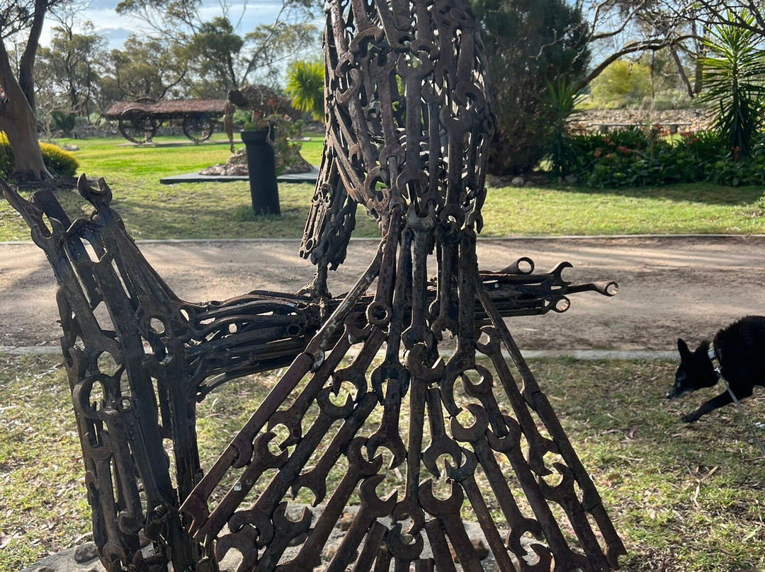 Piccoli’s Spanner Sculptures-Boort必去景点