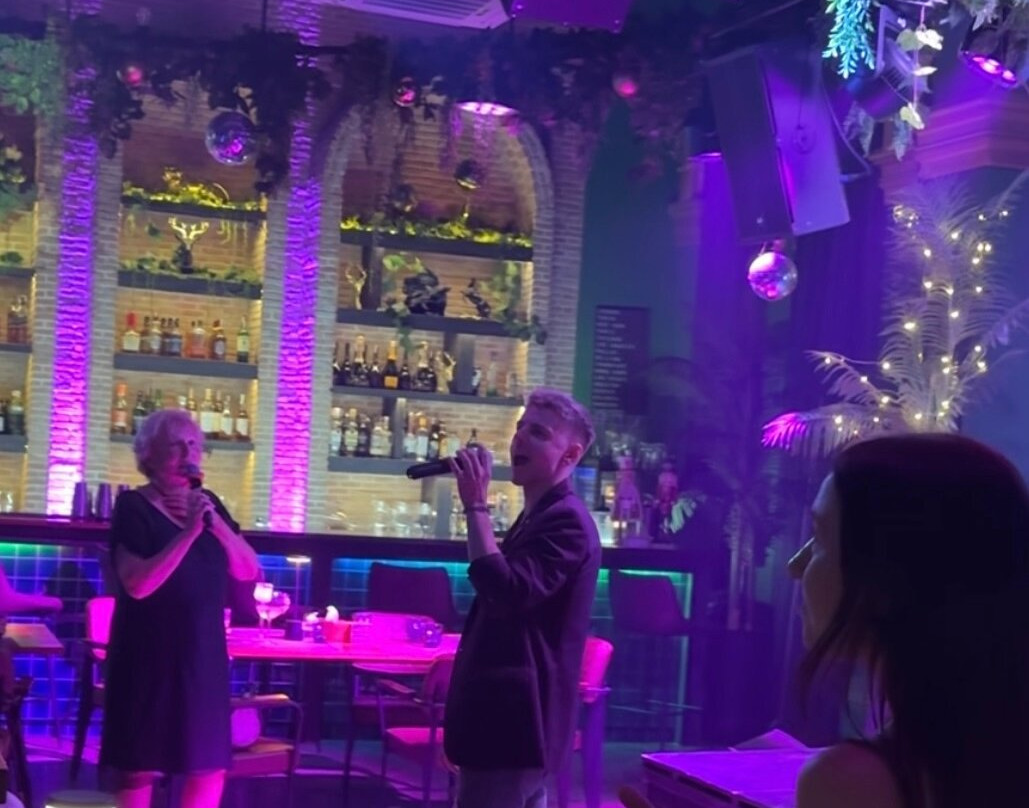 Poët | Karaoke Restaurant