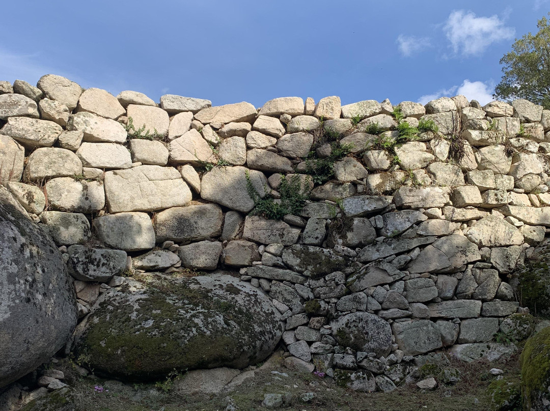 Site archéologique de Cucuruzzu-Levie必去景点