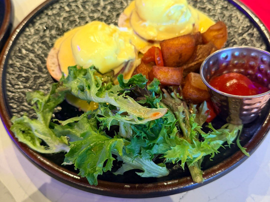 The Lola - Cocktail Lab & Eatery