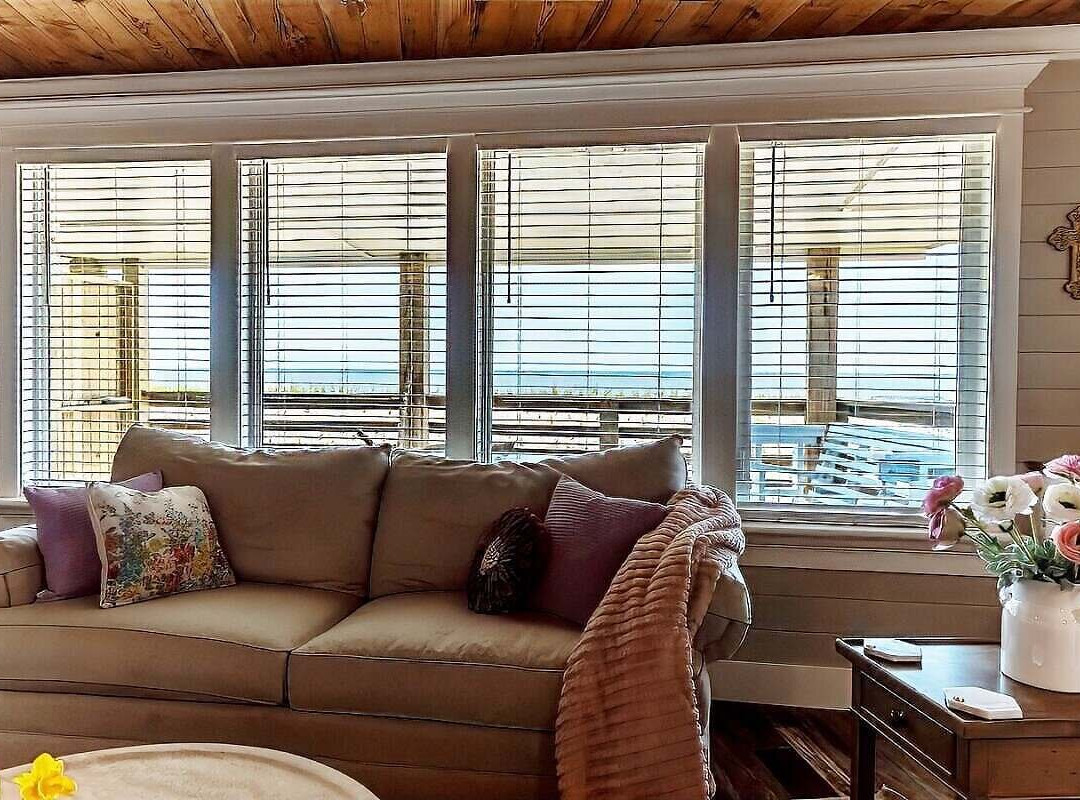 Blue Dolphin Inn and Cottages主图