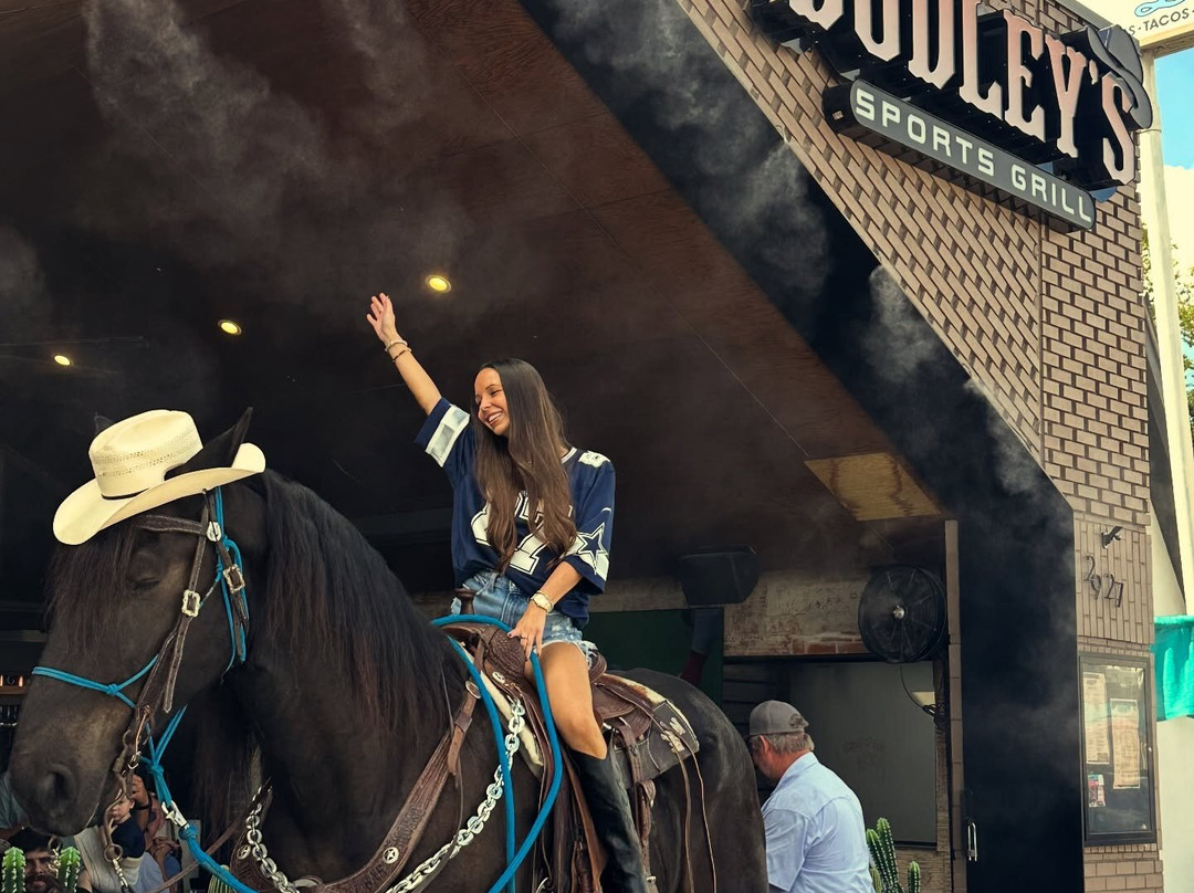 Dudley's Sports Grill Dallas