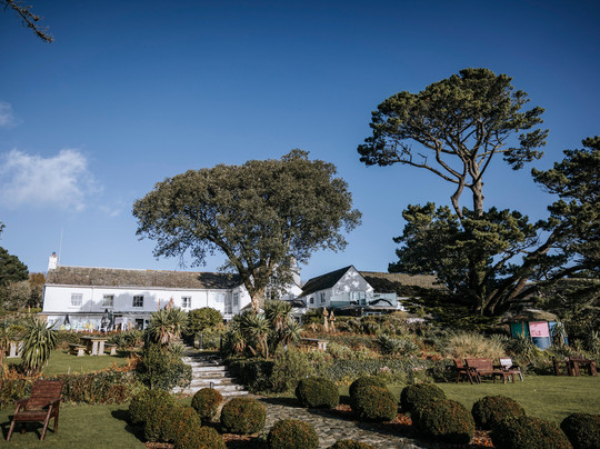 塔兰德海湾酒店主图