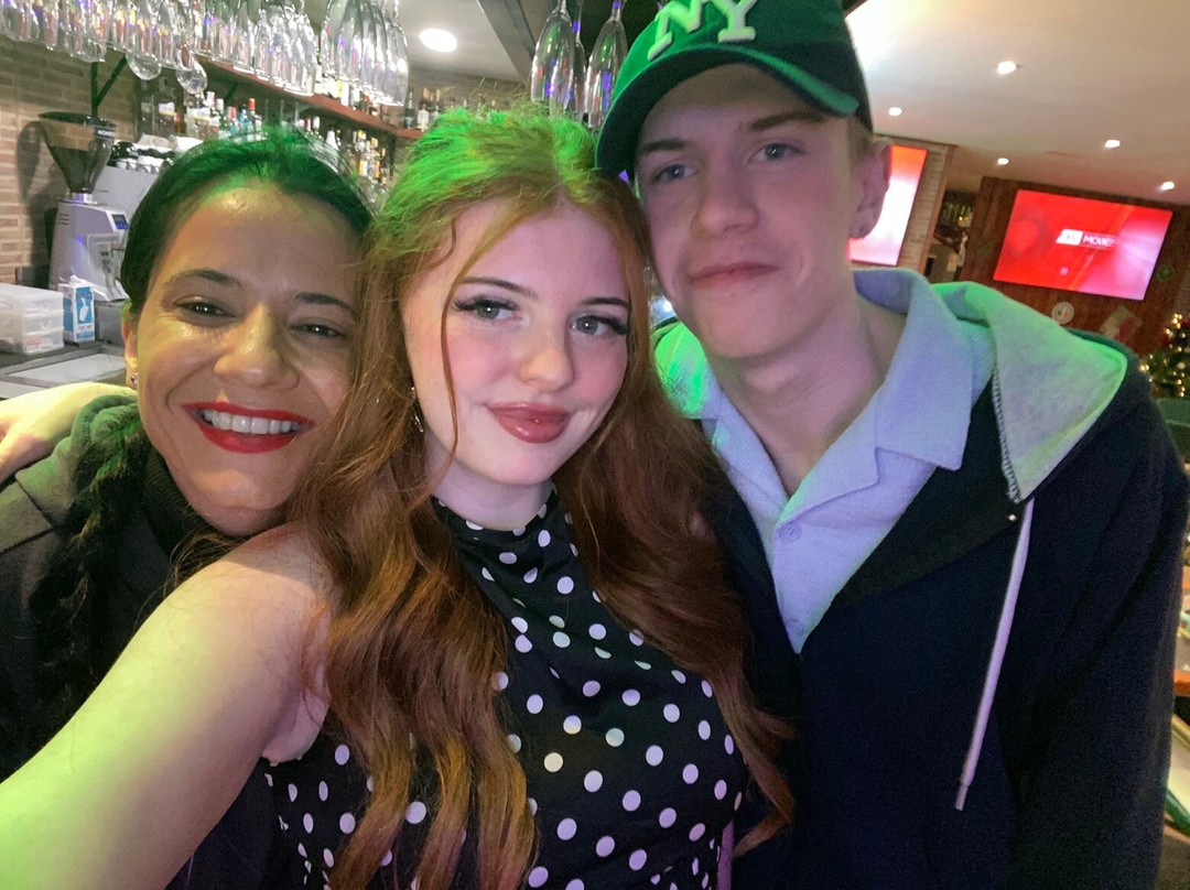 Slainte The Irish Pub