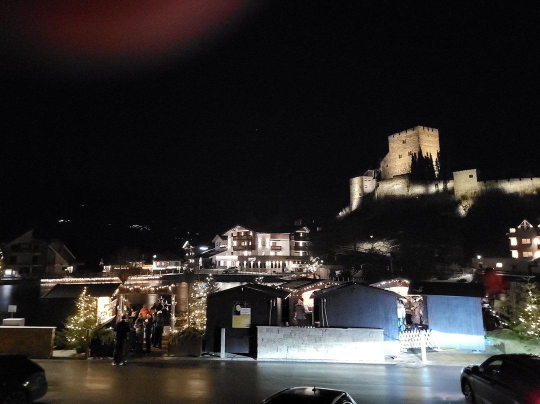 Burgstadl Aparthotel & Restaurant