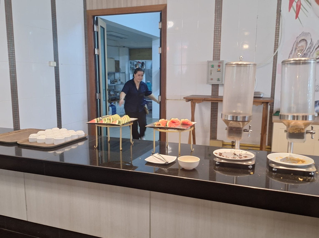 芭东绿山酒店主图