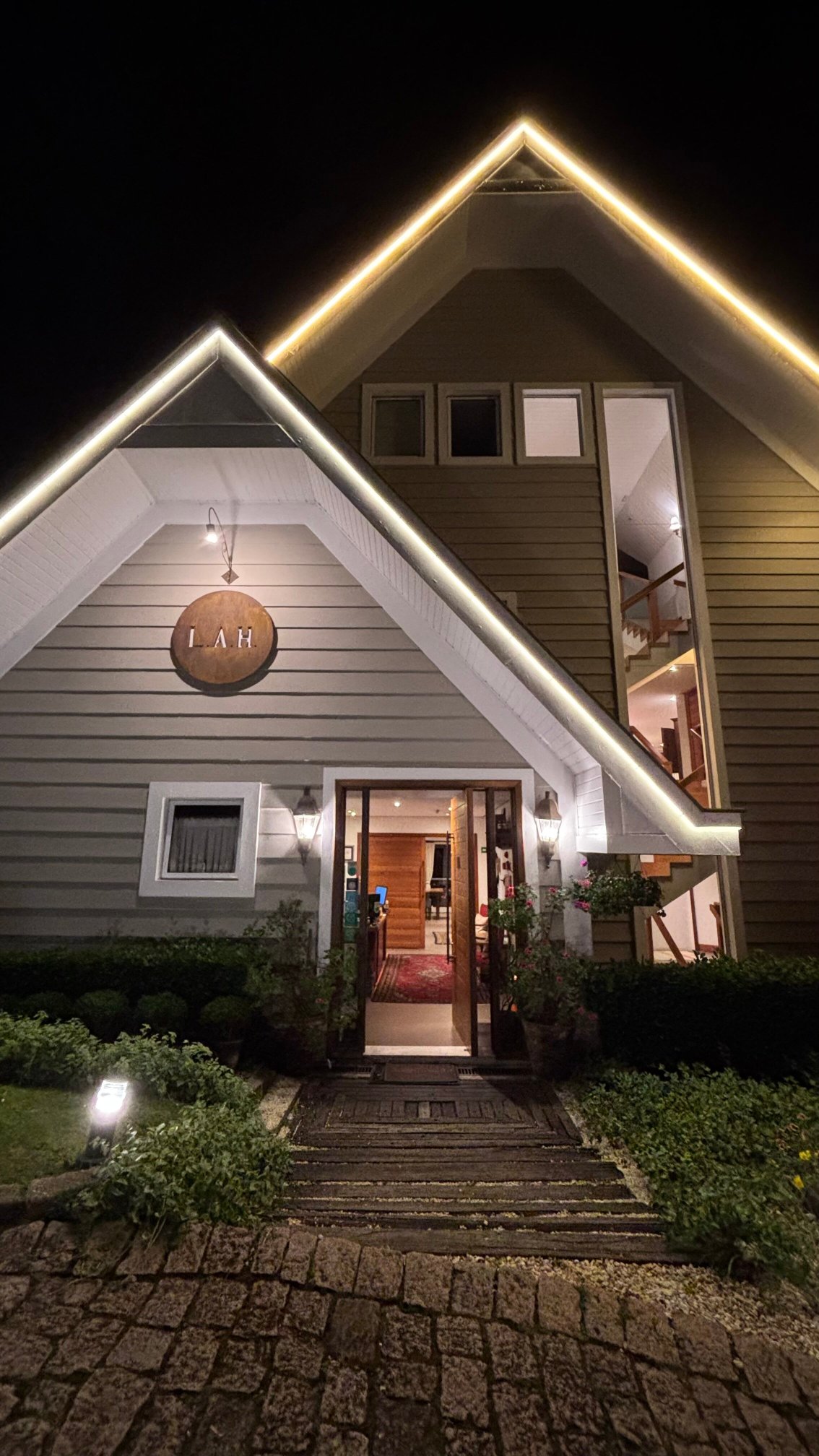 L.A.H. Hostellerie-官方