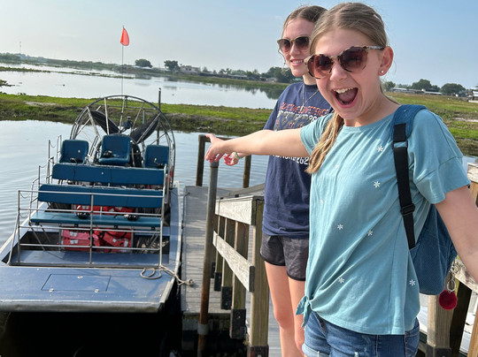 Grape Hammock Airboat & Alligator Tours-莱克威尔士必去景点