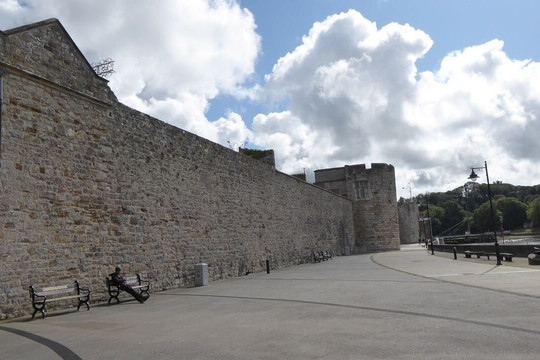 Caernarfon Town Walls-卡那封必去景点