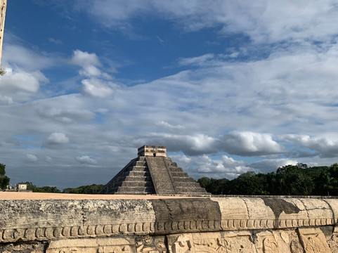 Rondatur-波瓦－迪瓦尔津必去景点