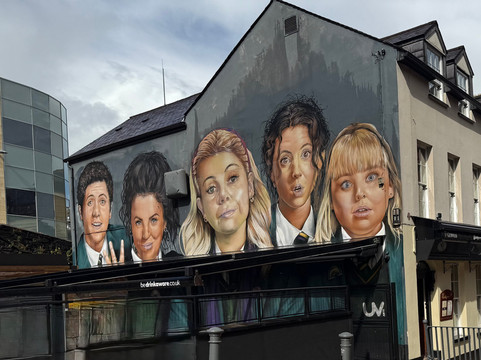 Derry Girls Mural-德里必去景点