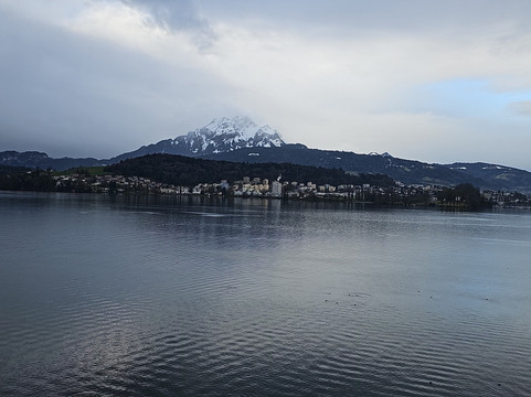 卢塞恩西伯格酒店主图
