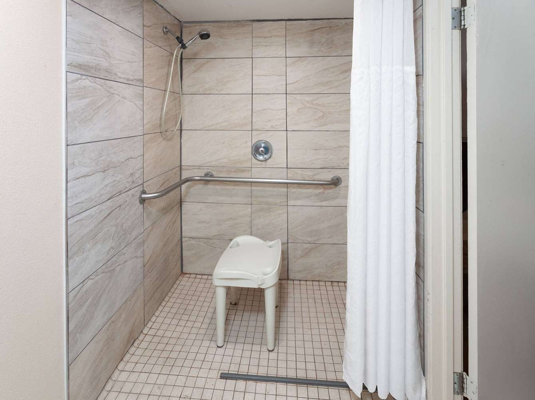 皮奥里亚红屋顶酒店