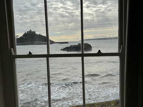 黄金海豚酒店主图