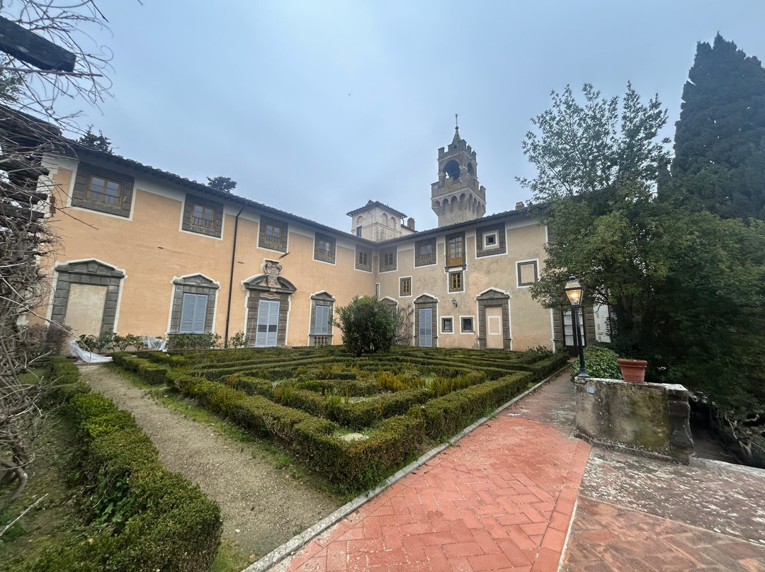 蒙地古弗尼城堡主图