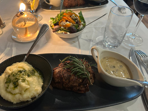 The Hussar Grill Stellenbosch主图