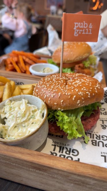 布拉克内尔村酒店-官方