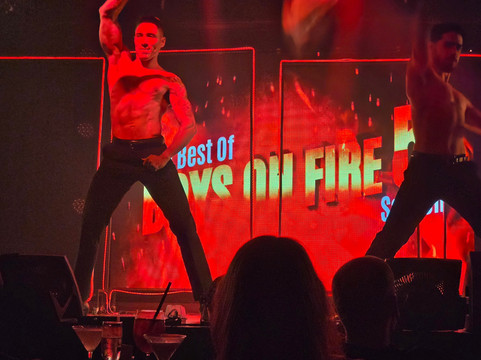 Coco Cabaret-瓦拉塔港必去景点