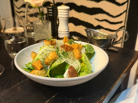 萨勒恩斯阿尔卑斯山酒店主图