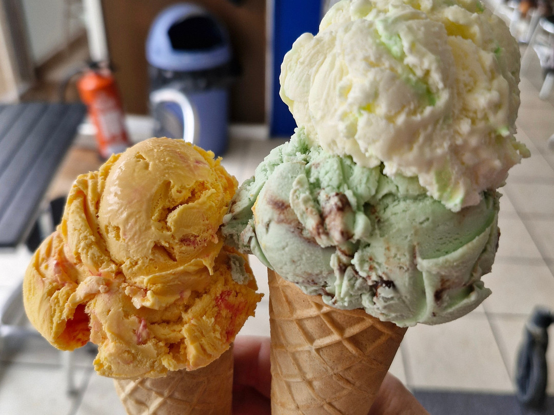 Scoops Ice-cream Parlour