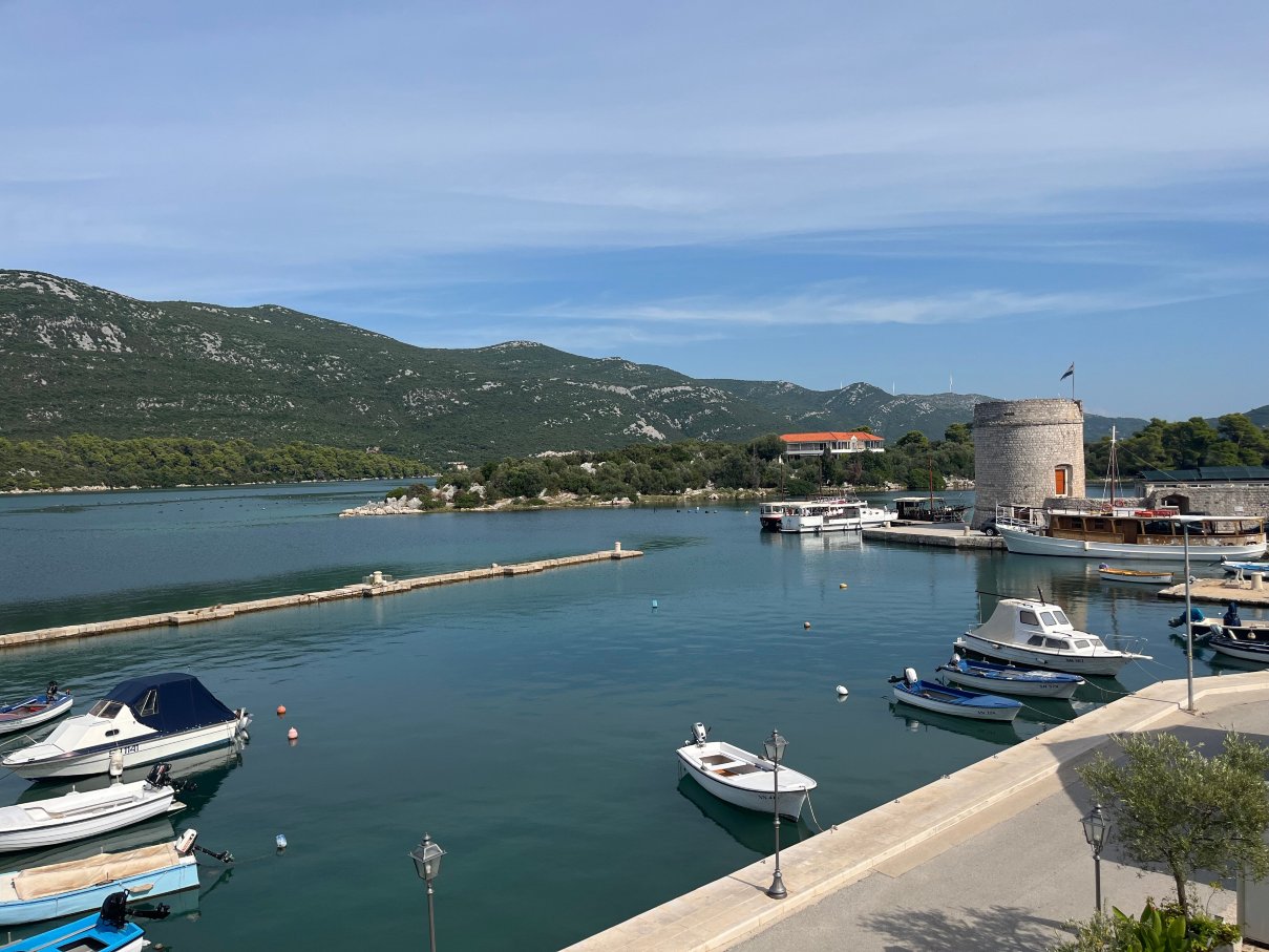 牡蛎酒店-旅行者