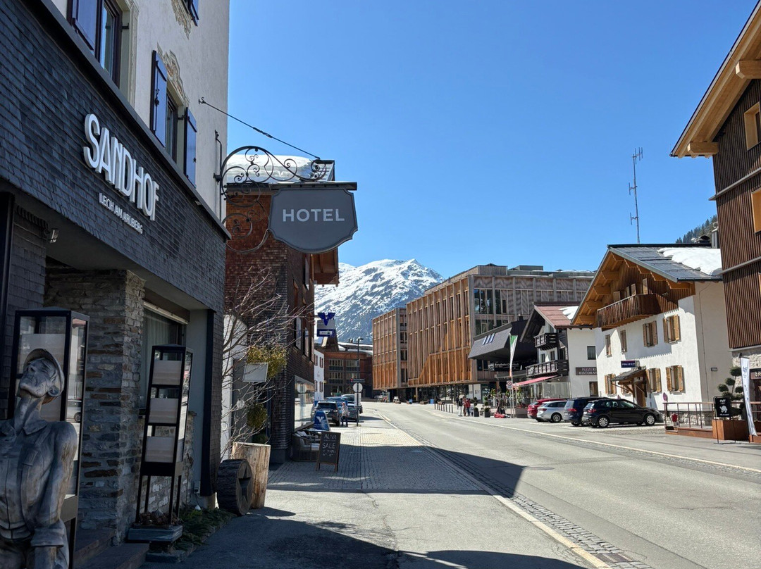 闪德福酒店主图