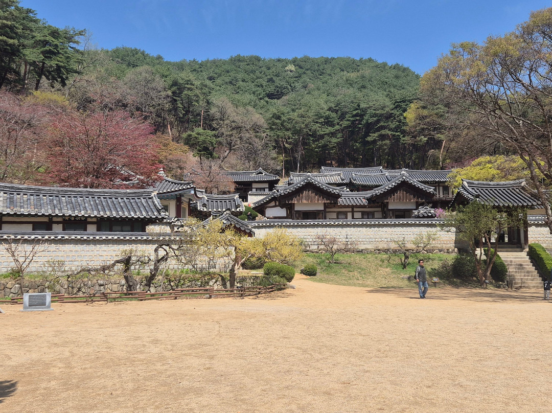Dosanseowon Confucian School-安东市必去景点