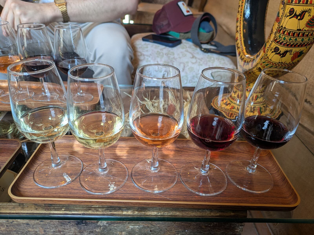Vinodocia Wine & Art House-乌奇萨必去景点