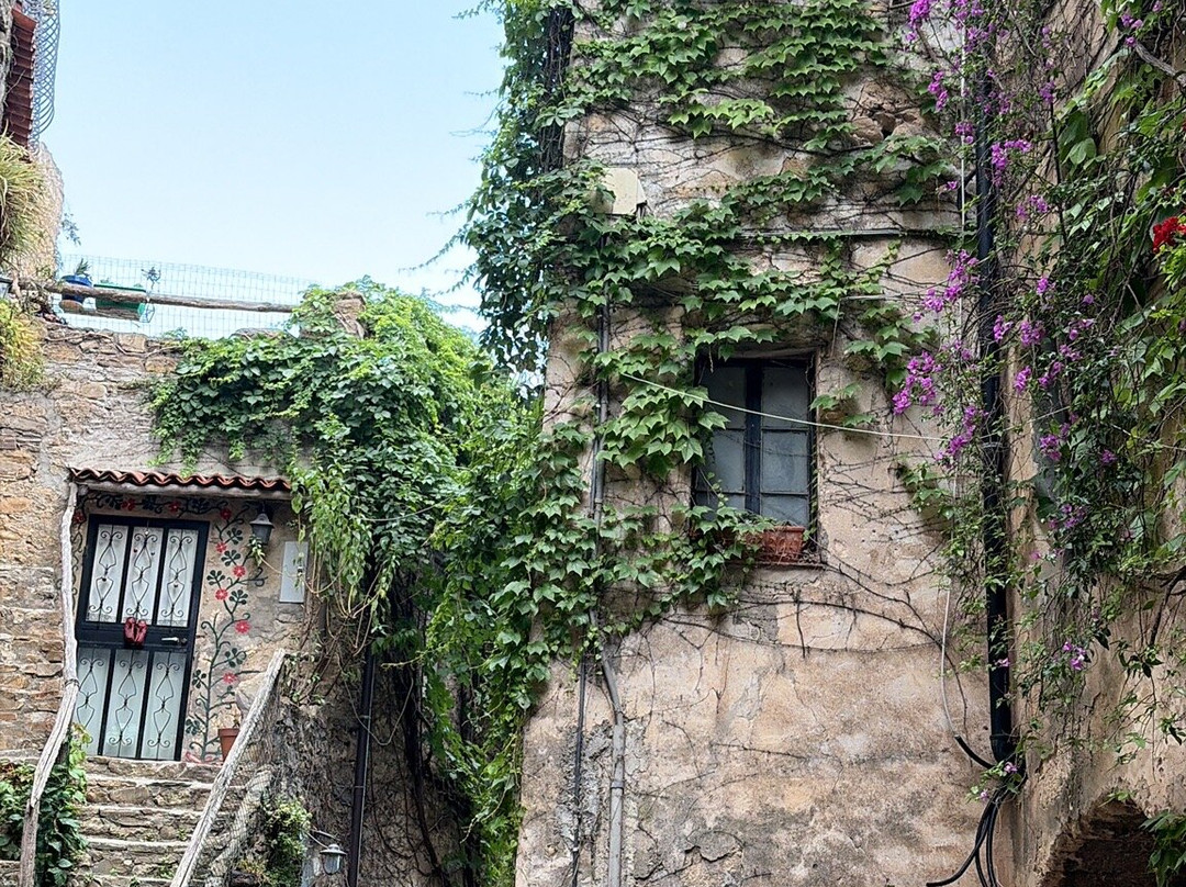Old Bussana (Bussana Vecchia)-圣雷莫必去景点