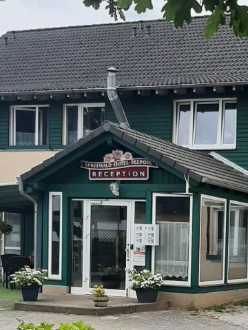 斯普瓦尔德斯罗斯酒店-旅行者