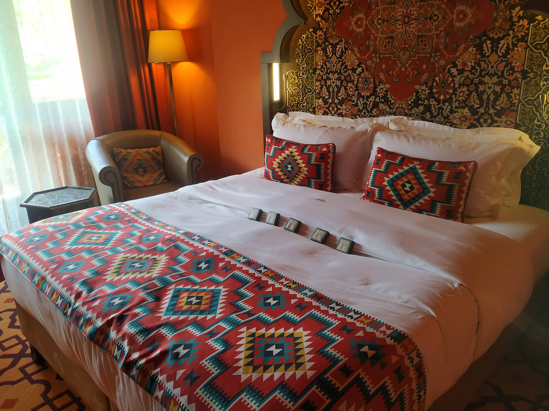 Meses Shiraz Hotel主图