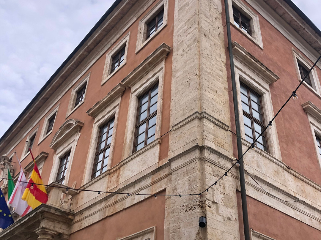 Palazzo Chigi-圣奎里科多尔恰必去景点