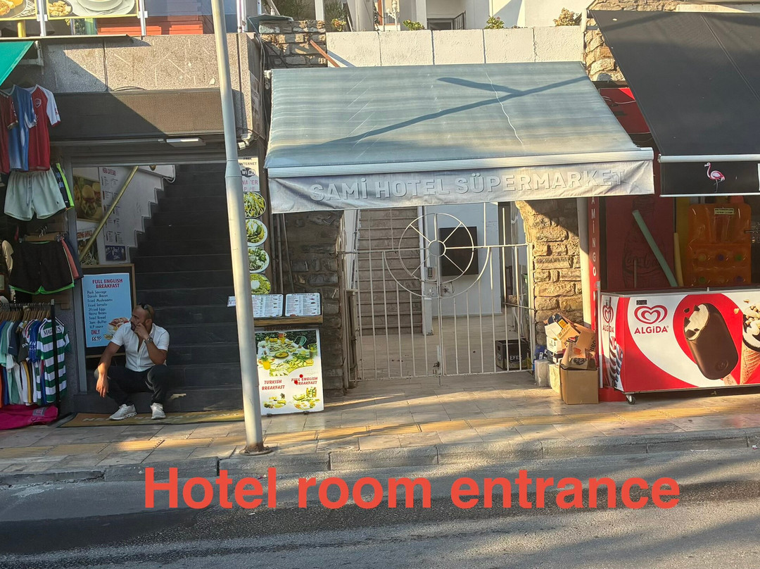 萨米海滩酒店主图