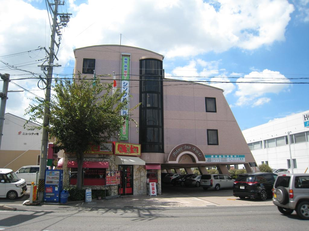 Palace Inn丰田酒店
