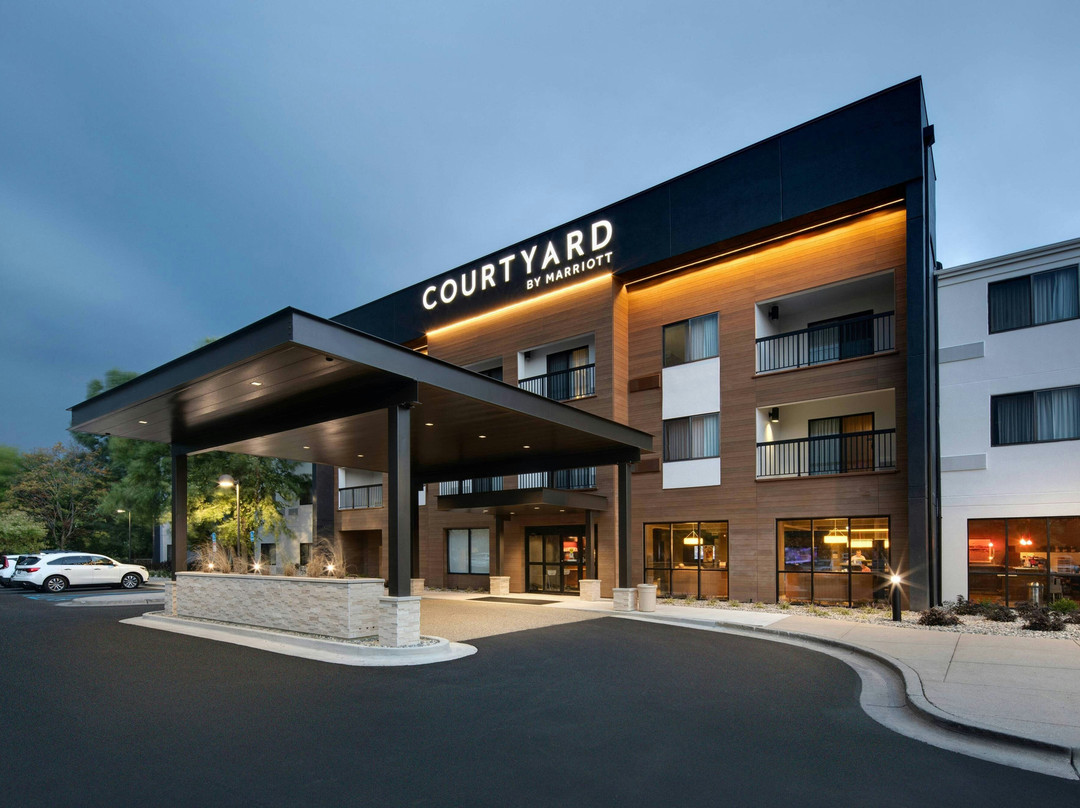 Kentwood酒店住宿-Courtyard by Marriott Grand Rapids Airport