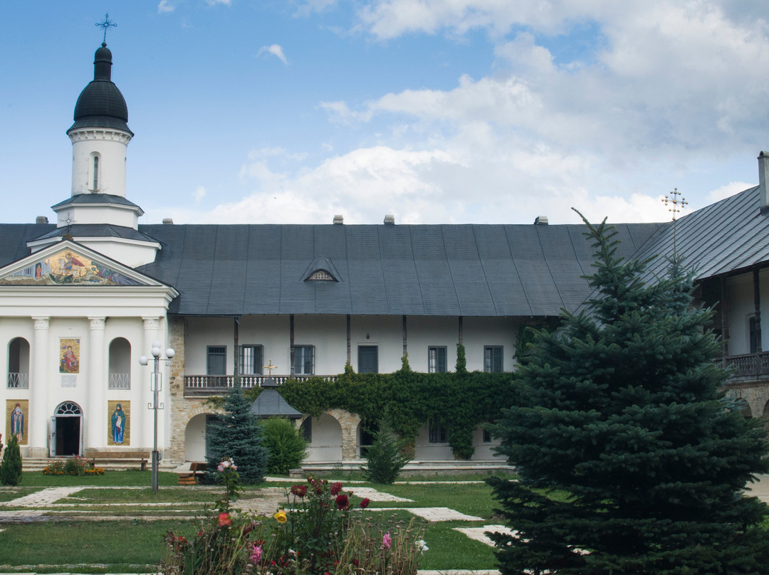 Le Cloître Du Monastère De Neamț-Targu Neamt必去景点