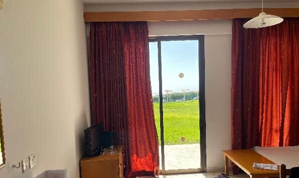 卡洛利亚海滩酒店公寓主图